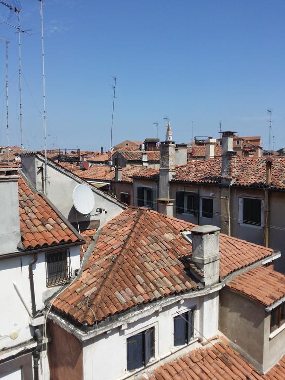 Elegant Terrace Apartment Near Piazza San Marco Last Floor No Lift Venedik Oda fotoğraf