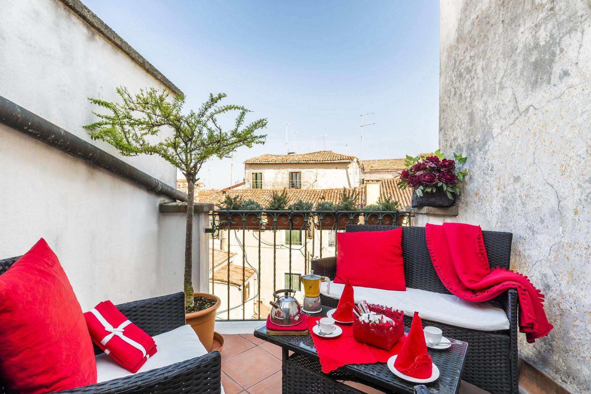 Elegant Terrace Apartment Near Piazza San Marco Last Floor No Lift Venedik Dış mekan fotoğraf